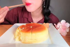 外国小姐姐奶酪蛋糕视频,外国小姐姐教你轻松制作美味奶酪蛋糕
