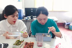 中午90后小姐姐吃饭吗,美味与生活的邂逅