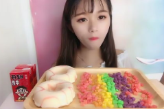 小姐姐吃桔子味软糖视频,小姐姐演绎桔子味软糖的诱惑魅力